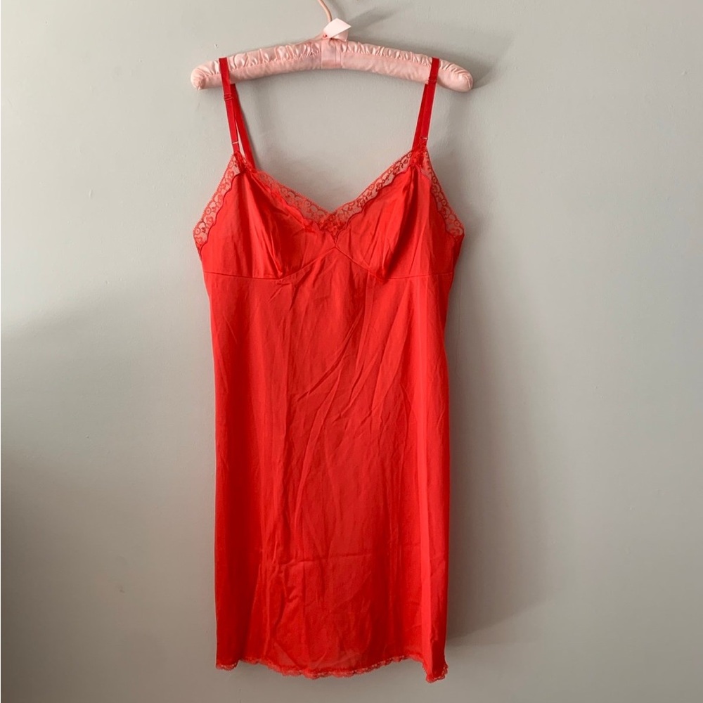 Vintage Kayser red slip